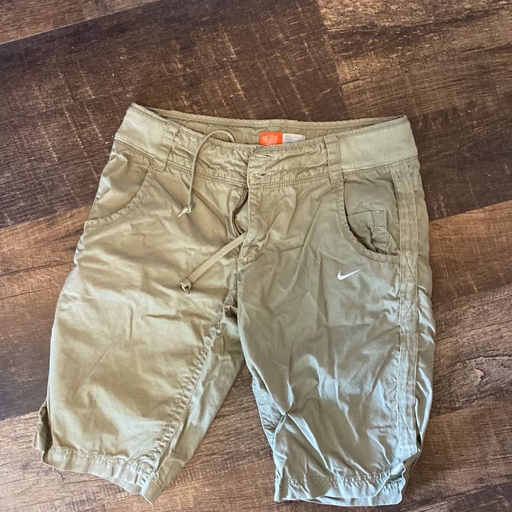 Nike womens size small khaki shorts